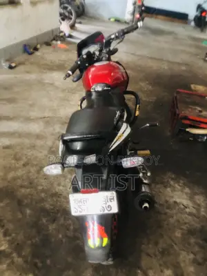 Bajaj Pulsar N150 2013 Red