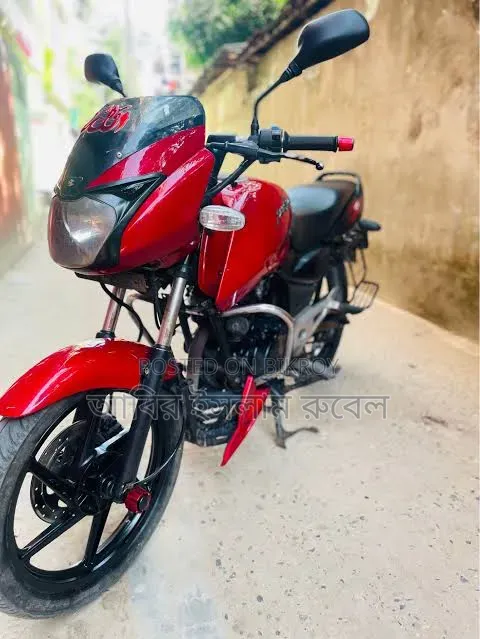 Bajaj Pulsar 150 2016 Red