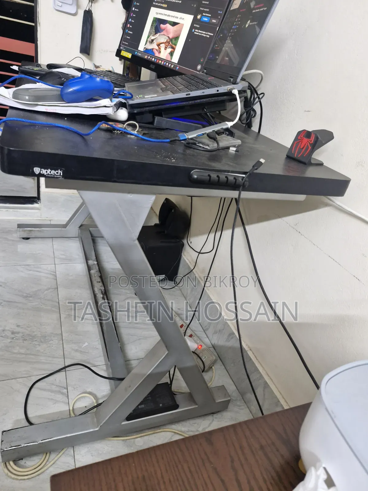 Desktop Table