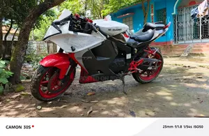 হায়োসান ১২৫/২৫০ ২০২০ হোয়াইট