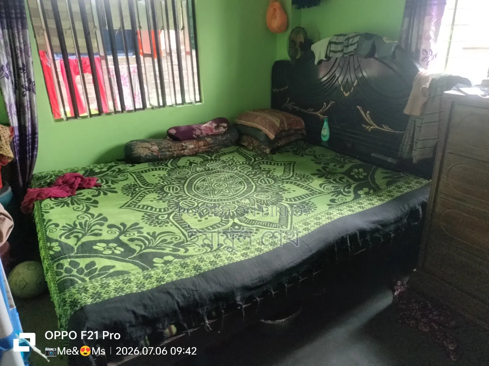 একটি খাট বিক্রি হবে কিং সাইজ জাজিম তশক সহ