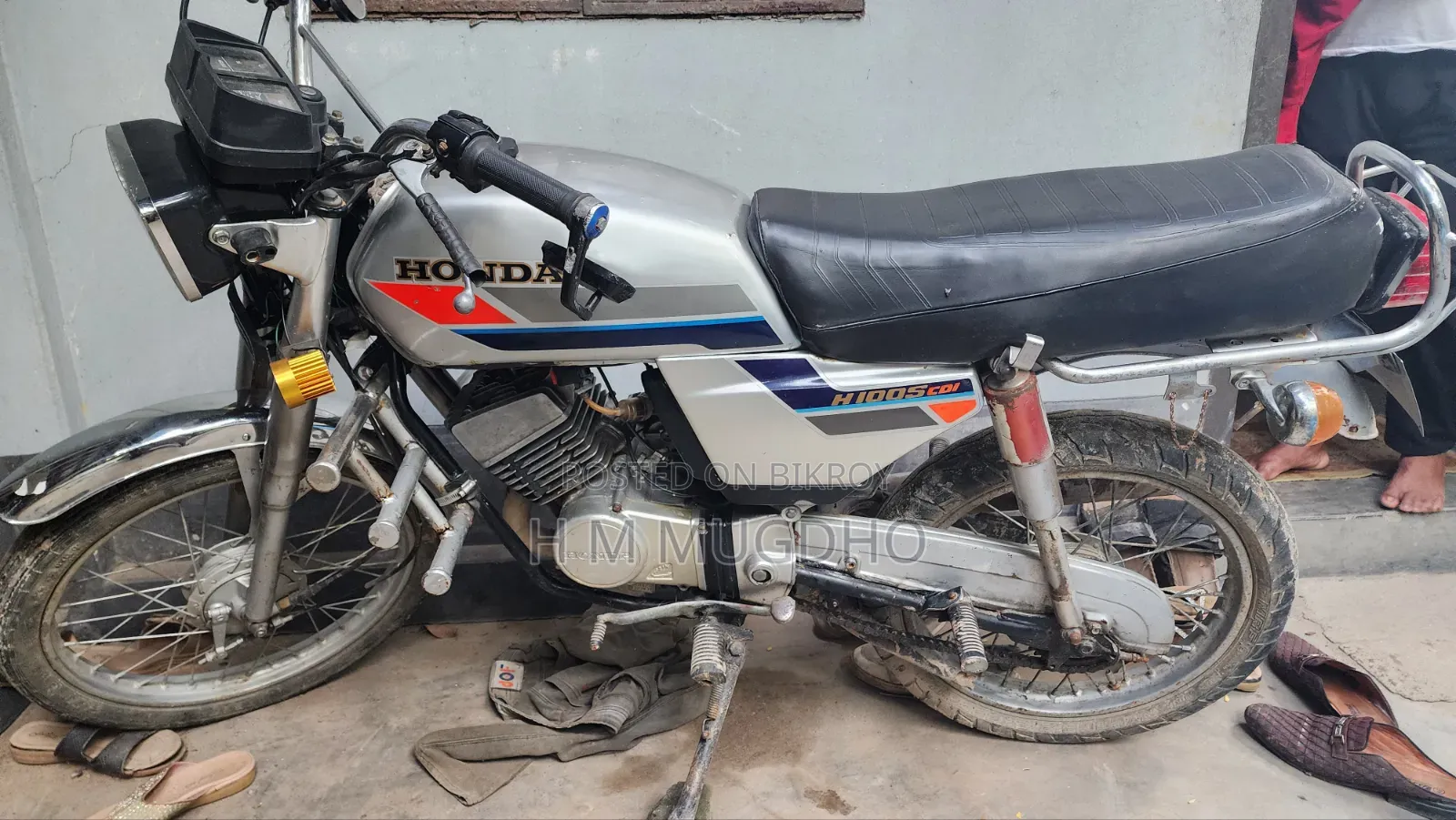 হোন্ডা ২০০০ সাদা