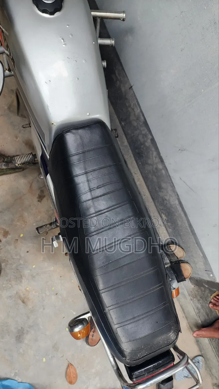 হোন্ডা ২০০০ সাদা