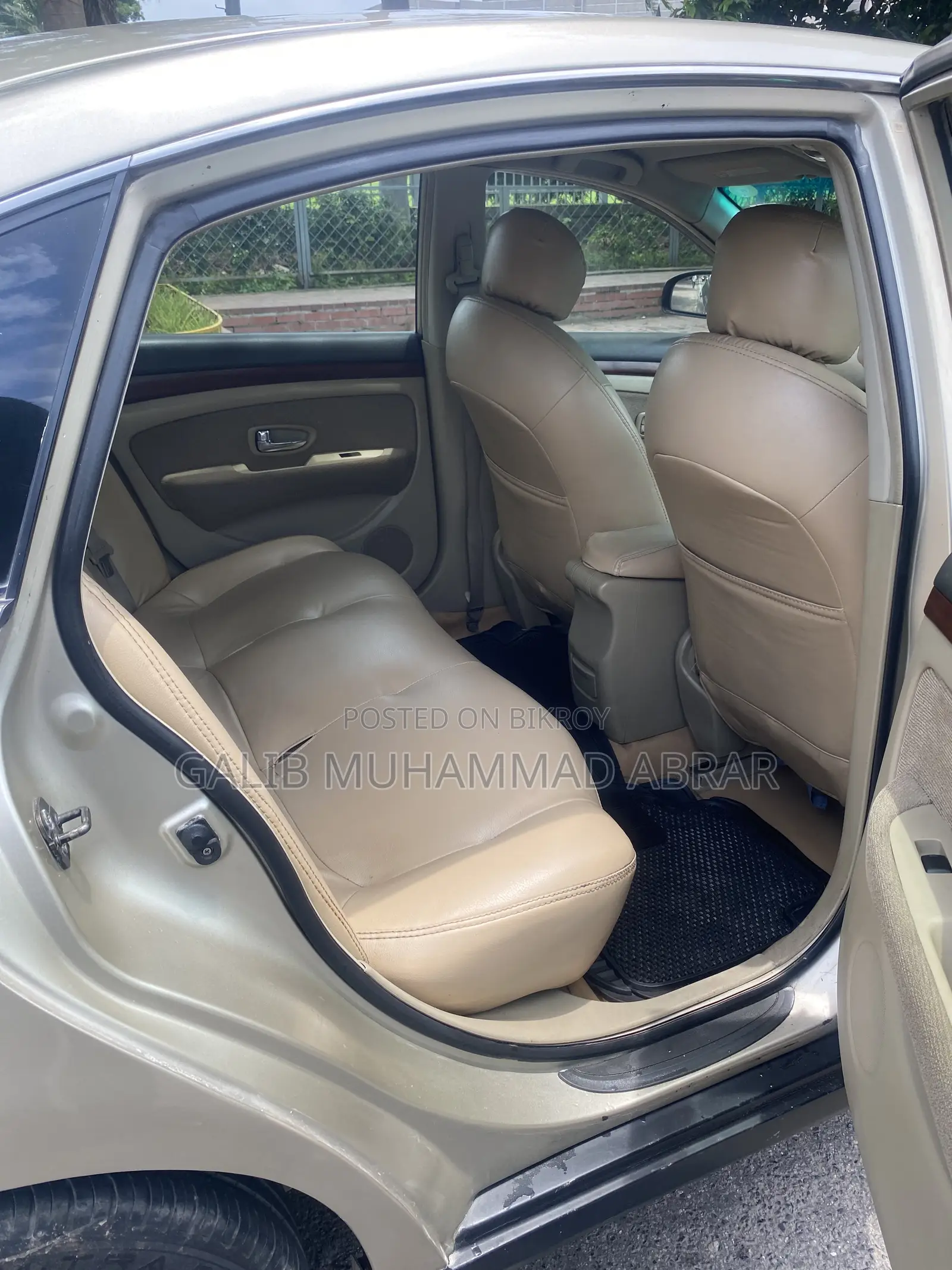 Nissan Bluebird 2006 Gold