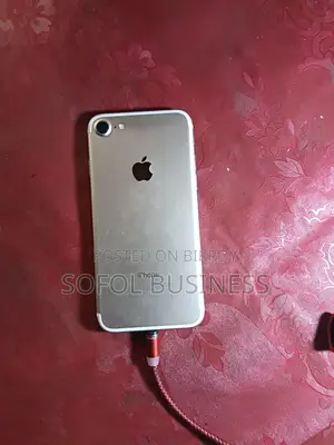 Apple iPhone 7 128 GB Gold