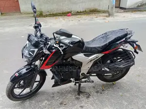 TVS Apache 160 4V 2023 Black