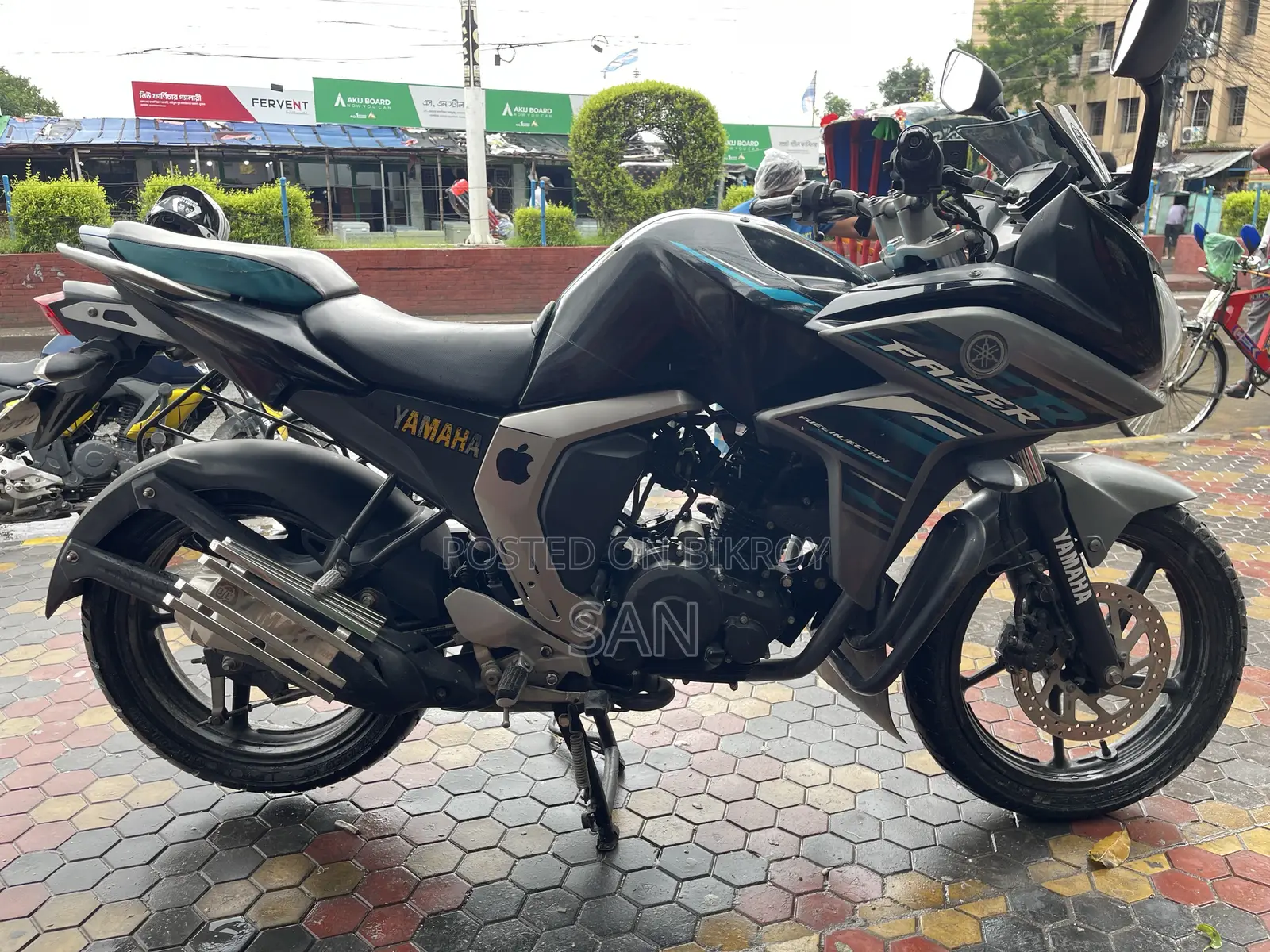 Yamaha 2018 Black