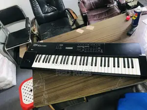 রোল্যান্ড এক্সপি-১০ জাপান