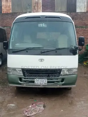 টয়োটা কোস্টার ২০১২ হোয়াইট