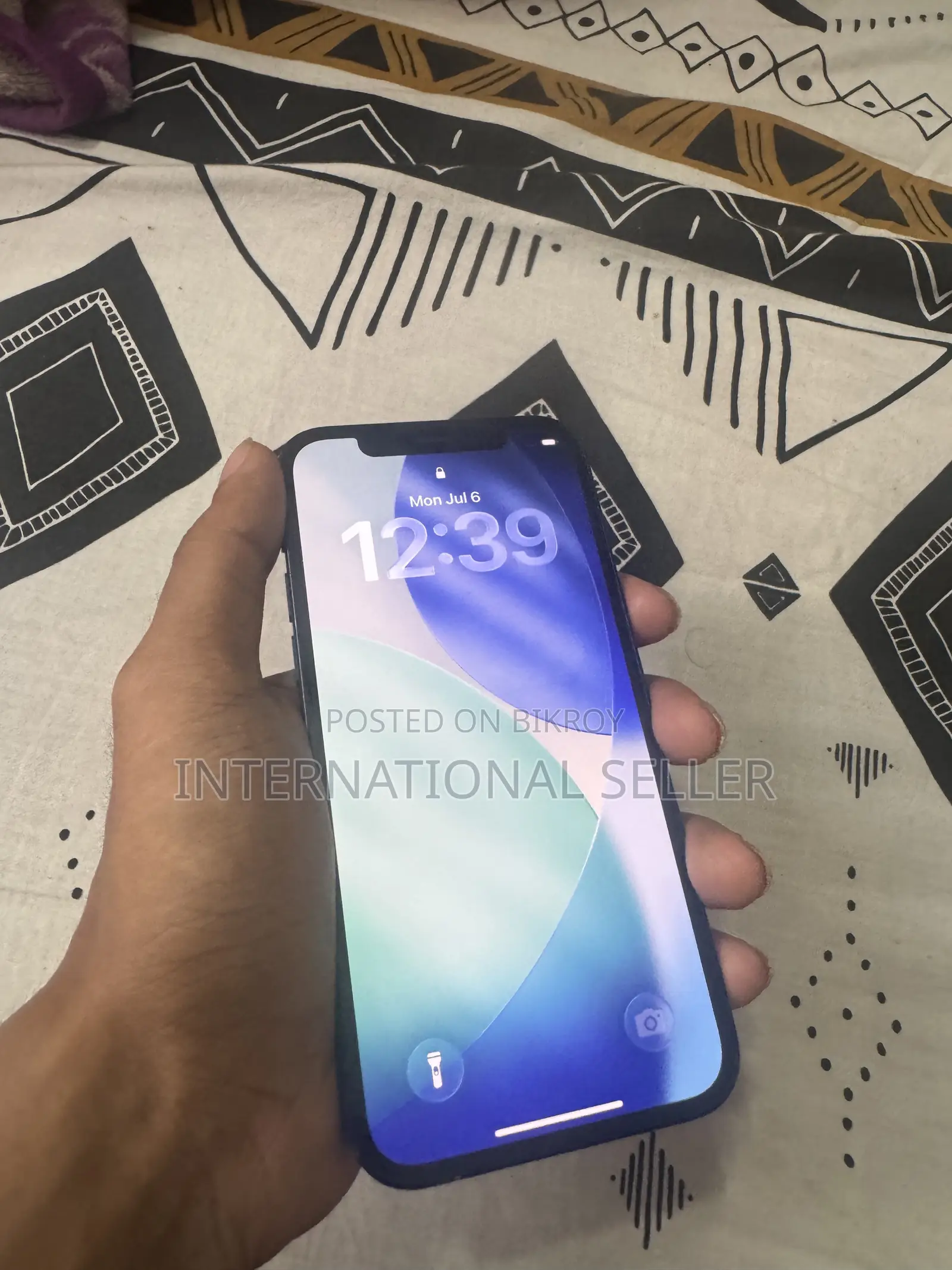 অ্যাপল আইফোন ১২ ৬৪ জিবি ব্ল্যাক
