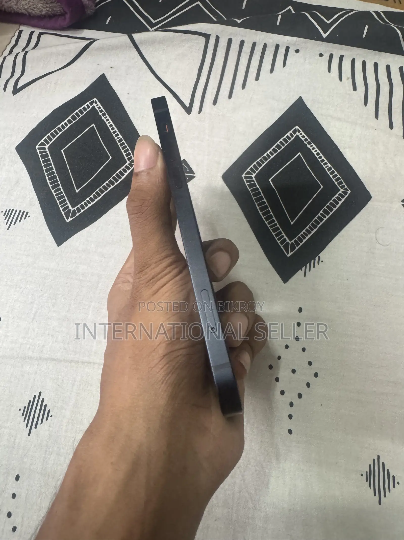 অ্যাপল আইফোন ১২ ৬৪ জিবি ব্ল্যাক