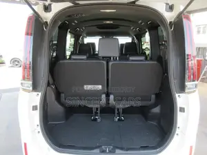 Toyota Esquire 2021 Pearl