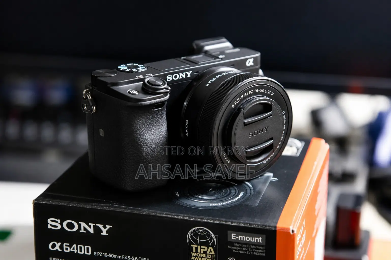 Sony A6400 Mirrorless Camera With Oss Ii Kit Lens. 2 Extra Battery.