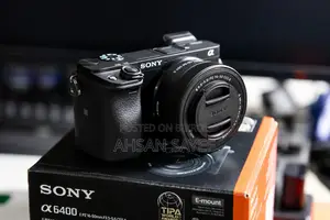 Sony A6400 Mirrorless Camera With Oss Ii Kit Lens. 2 Extra Battery.