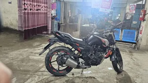 ইয়ামাহা এফজেড ২০১৫ কালো