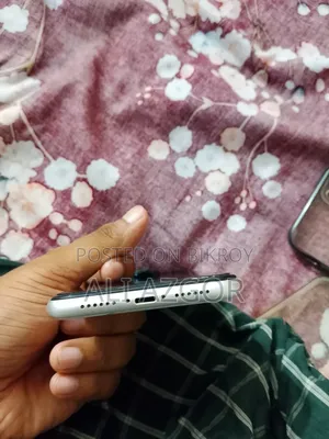 Apple iPhone 11 64 GB White