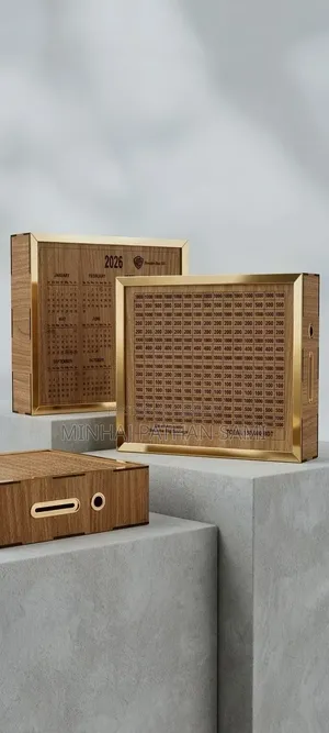 কাঠের টাকা জমানোর বক্স