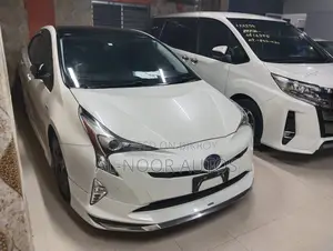 Toyota Prius 2018 Pearl