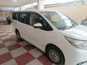 Toyota Noah 2.0 AWD (7 Seater) 2016 Pearl