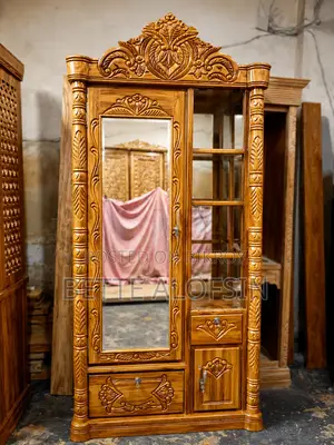 ড্রেসিং টেবিল