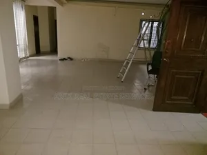 গুলশান ২-এর জন্য ২৫০০ বর্গফুট অফিস স্পেস ভাড়া