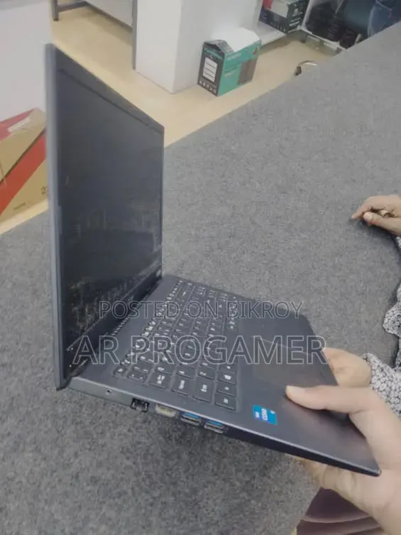 Laptop Asus 1015E 16GB Intel Core i5 SSD 1.5T
