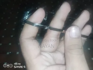 চশমাটি এসে নিয়ে যেতে হবে