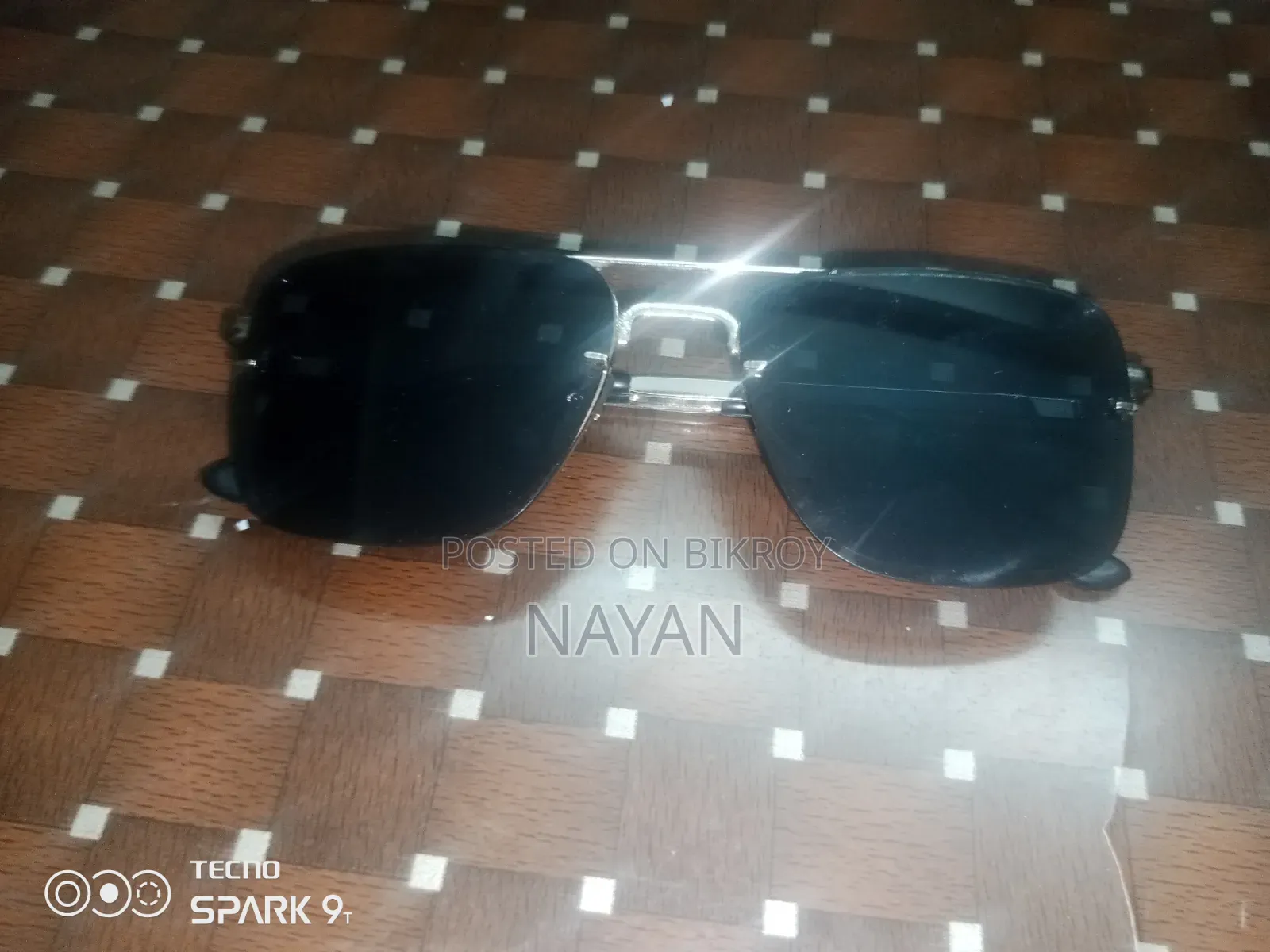 চশমাটি এসে নিয়ে যেতে হবে