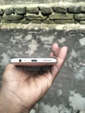 Vivo Y17 128 GB Orange
