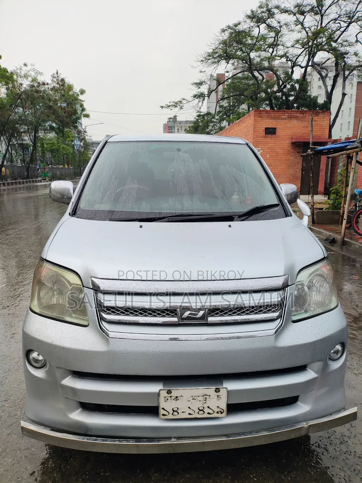 Toyota Grand HiAce 2002 Silver