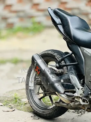 New R1 2025 Black