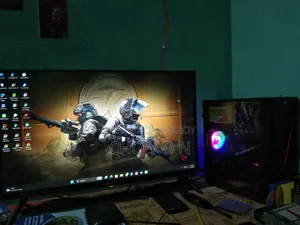 Desktop Computer Asus 8GB AMD Ryzen 5 SSD 256GB