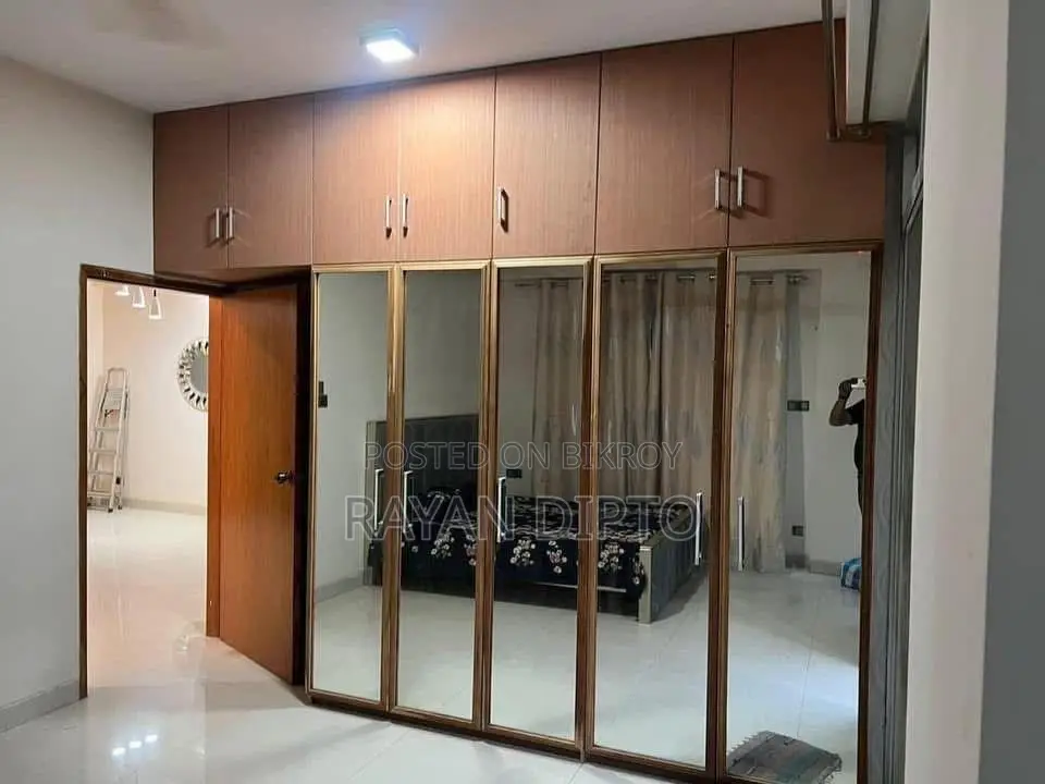 বসুন্ধরায় ভাড়ার জন্য ফার্নিশড ৩ বেডরুমের অ্যাপার্টমেন্ট