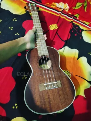 ২৪ ইঞ্চি ইউকুলেলে