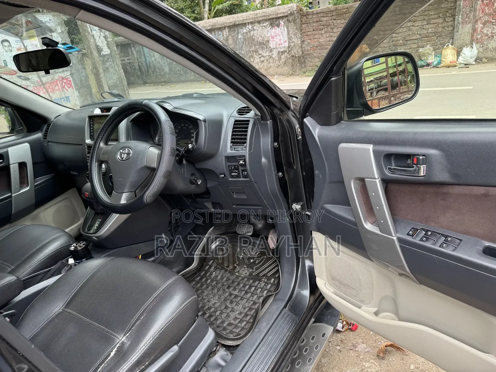 Toyota Rush 1.5 AWD 2011 Black
