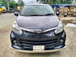 টয়োটা আভানজা ২০১২ কালো