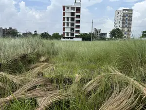 Block-N, 4-Katha, South-Face, Near-200' Road 3rd Plot, Bashundhara