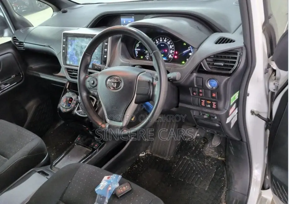 Toyota Noah 2021 Pearl