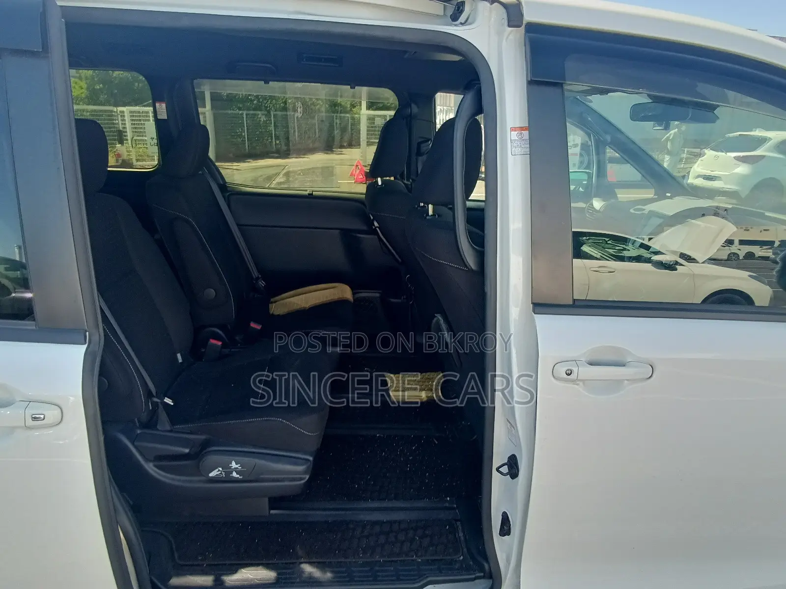 Toyota Noah 2021 Pearl
