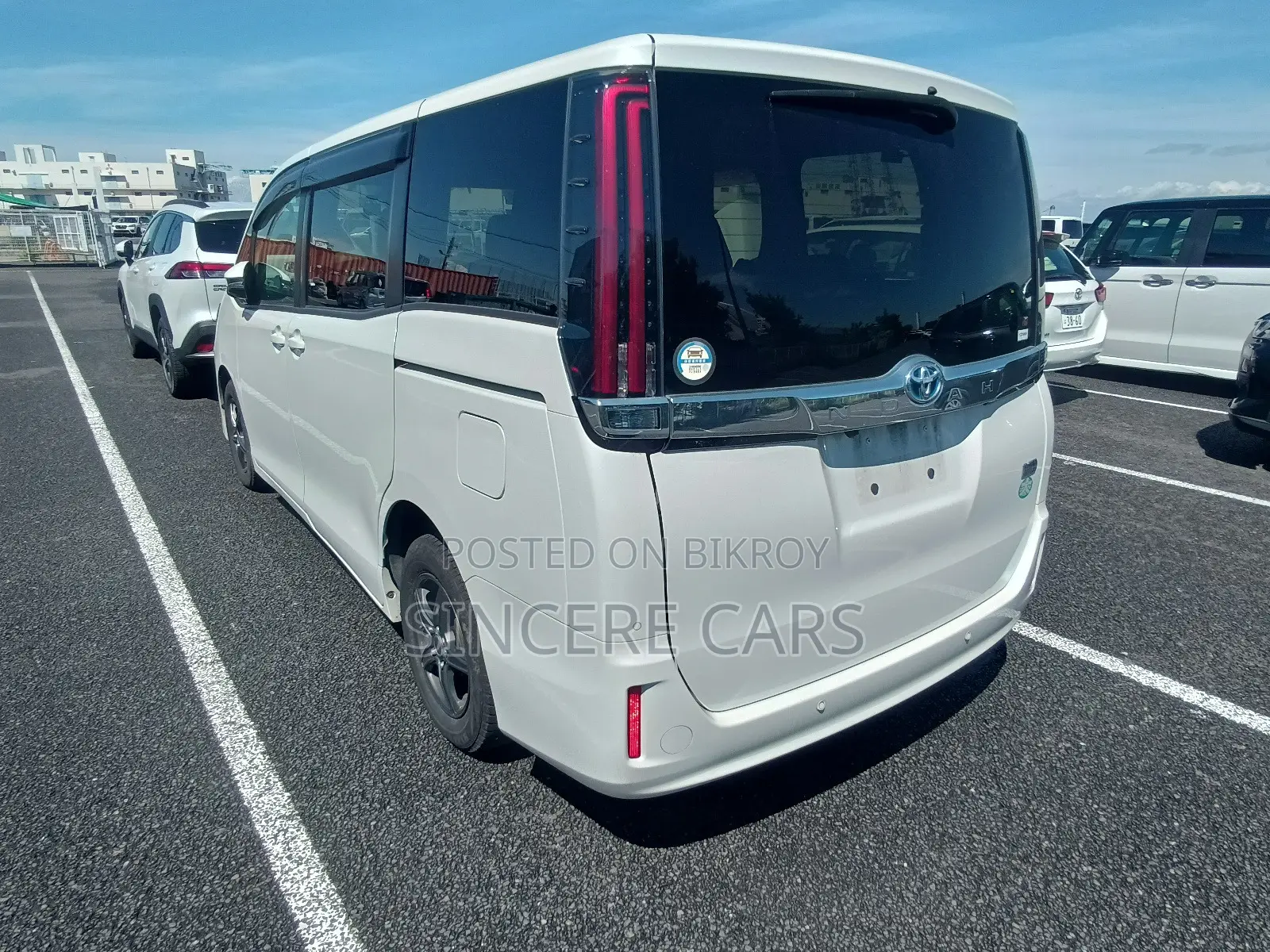 Toyota Noah 2021 Pearl