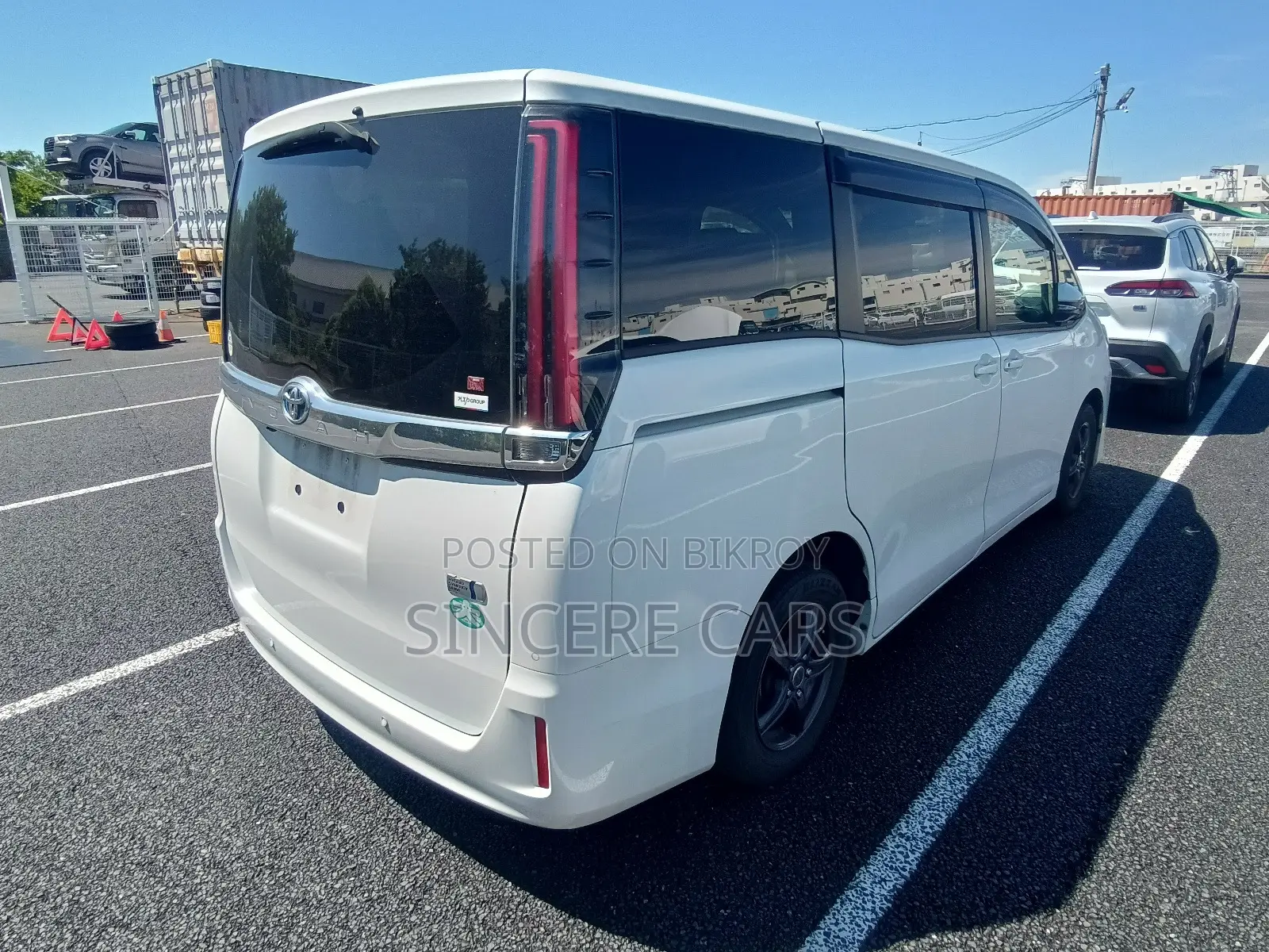 Toyota Noah 2021 Pearl