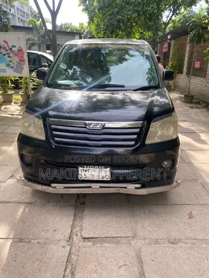 Toyota Noah 2002 Black