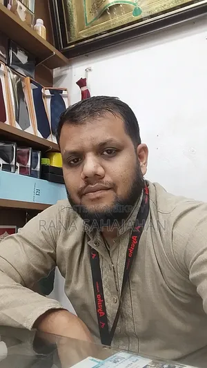 শোরুম ম্যানাজার