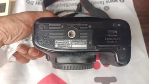 ক্যানন ১৩০০ডি