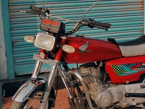 Honda 2014 Red