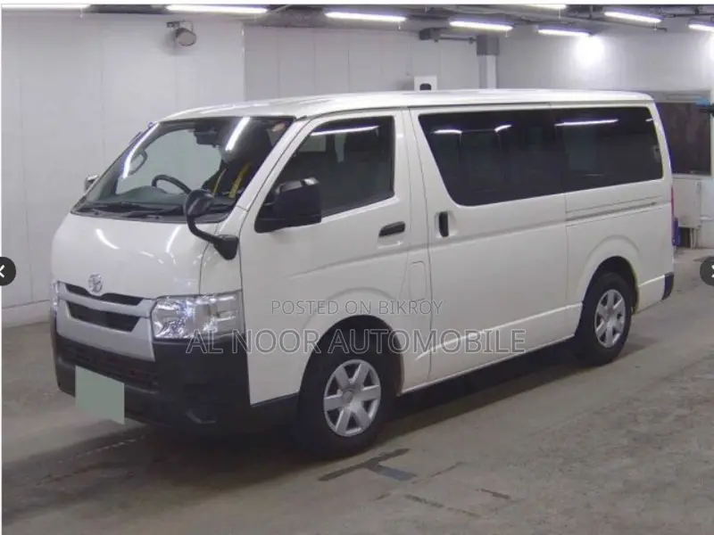 Toyota HiAce 2023 White