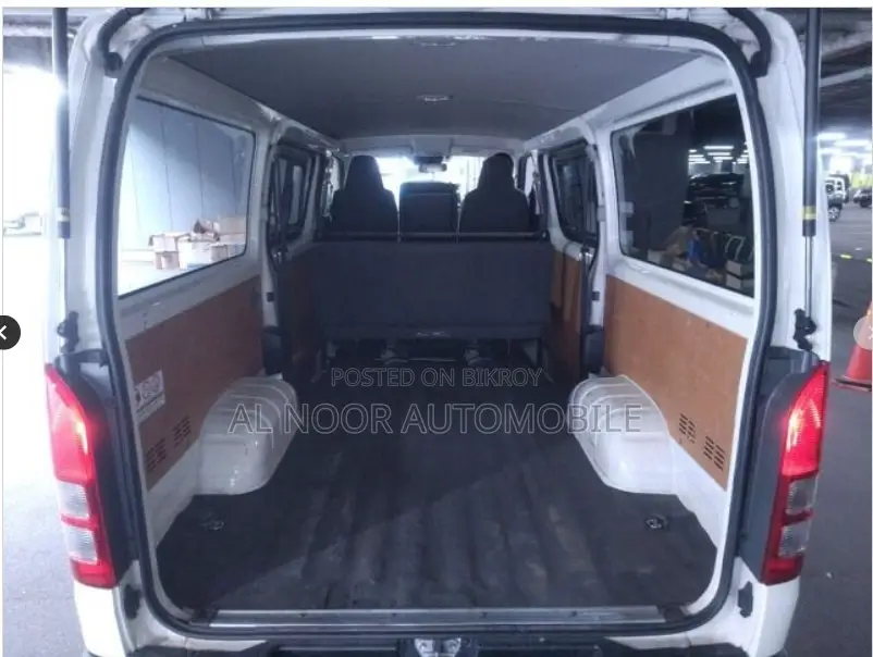 Toyota HiAce 2023 White