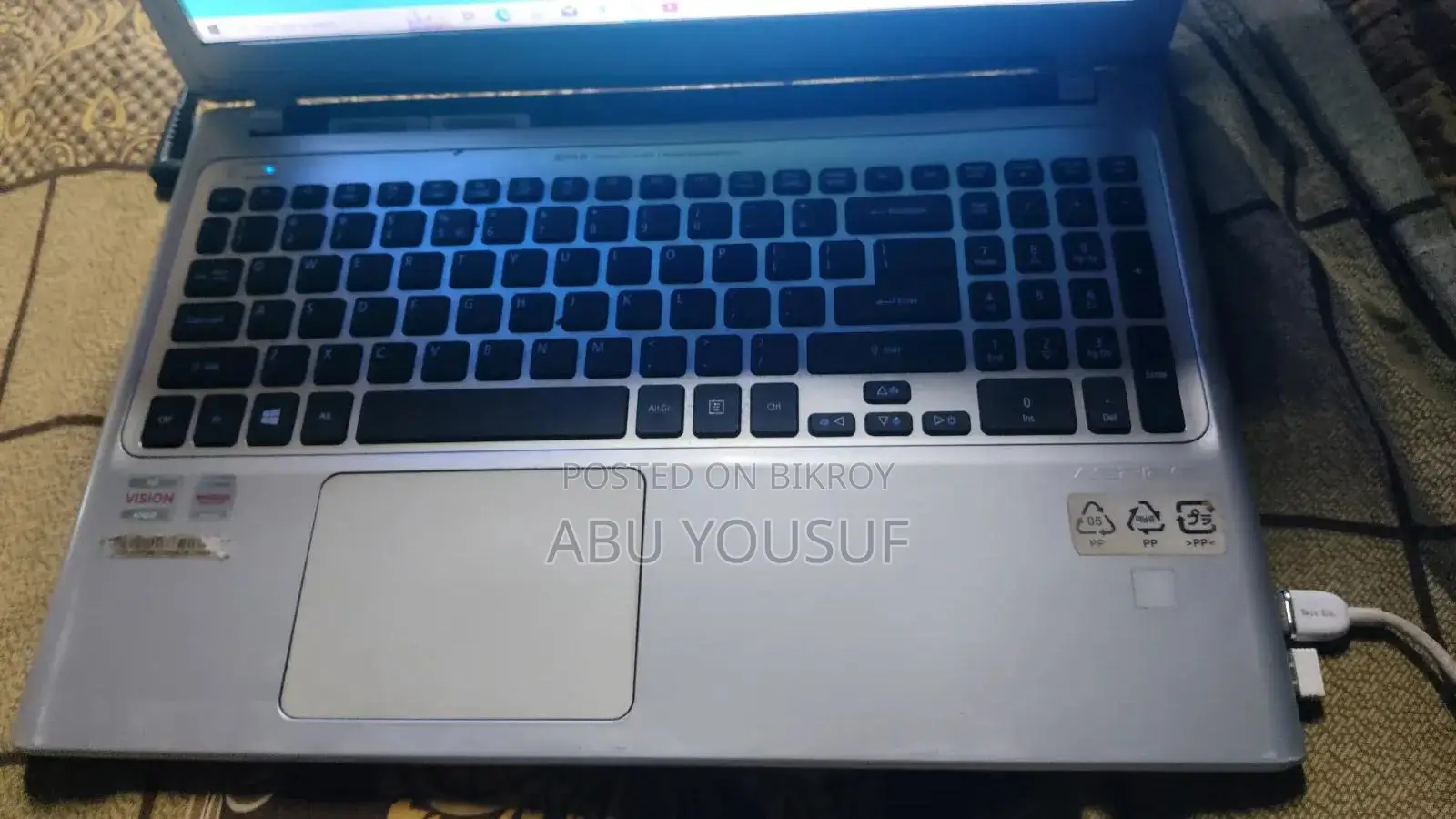 Laptop Acer Aspire v V5 572P 4GB AMD A8 HDD 500GB