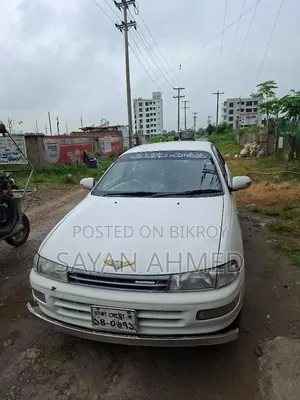 টয়োটা কারিনা ১৯৯৪ সাদা