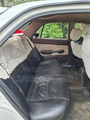 টয়োটা কারিনা ১৯৯৪ সাদা